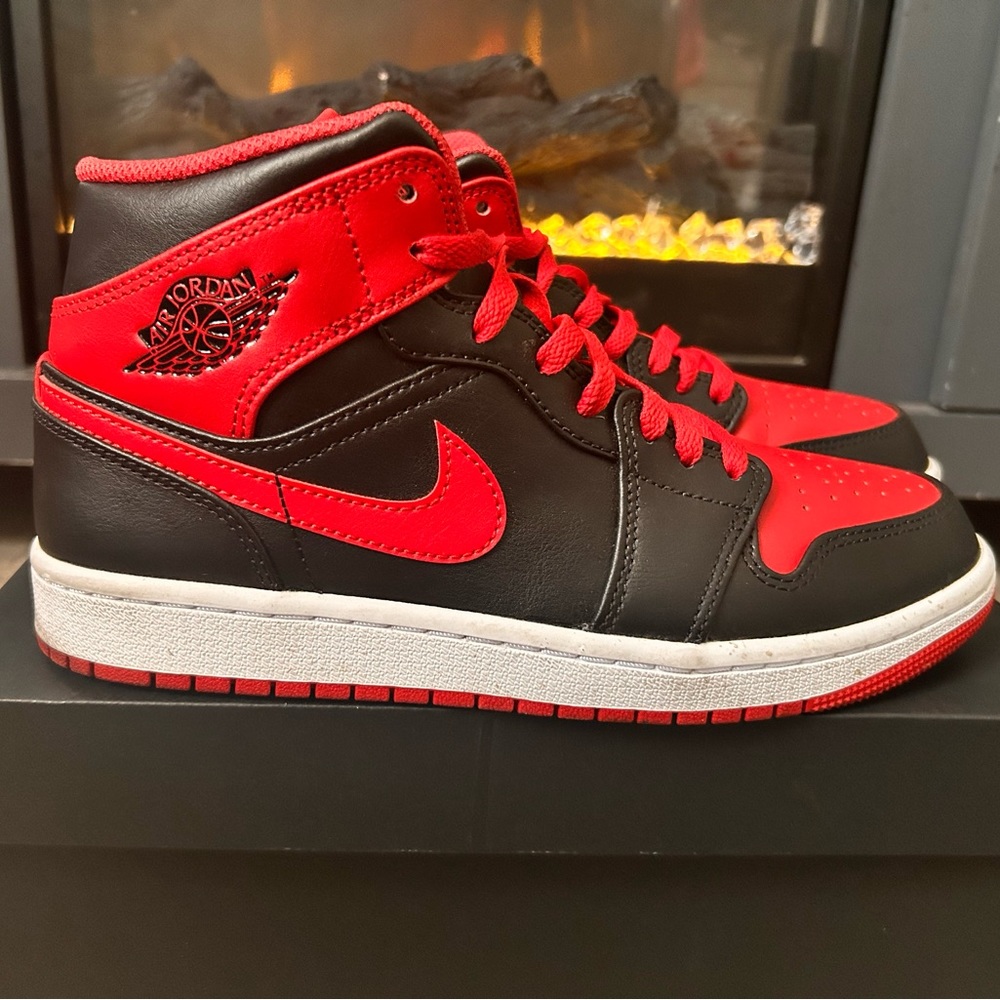 Air Jordan 1 Mid